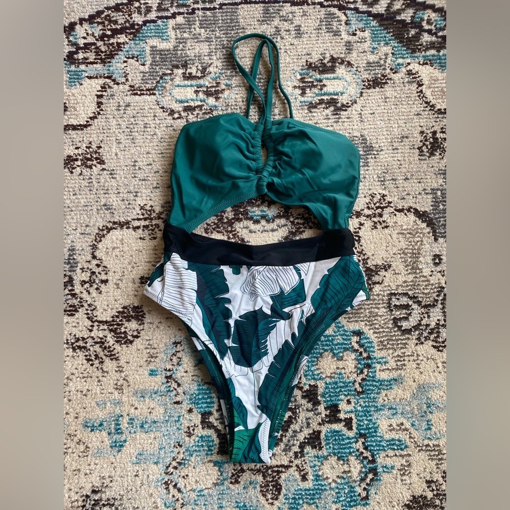 Cupshe one piece cutout swimsuit